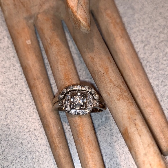 🚨SOLD ELSEWHERE!🚨Vintage 1940’s 14k White Gold Diamond Wedding Set - Picture 3 of 9
